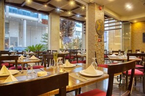 Dining - Al Waleed Hotel (Amman)