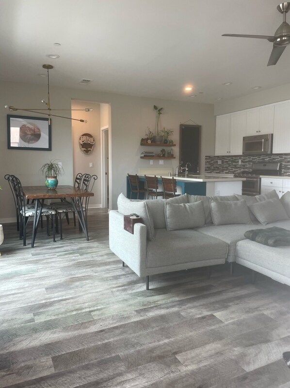 TĂ©lĂ©viseur connectĂ©, Ă©cran dâordinateur, imprimante