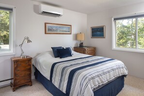 4 bedrooms, desk, iron/ironing board, free WiFi