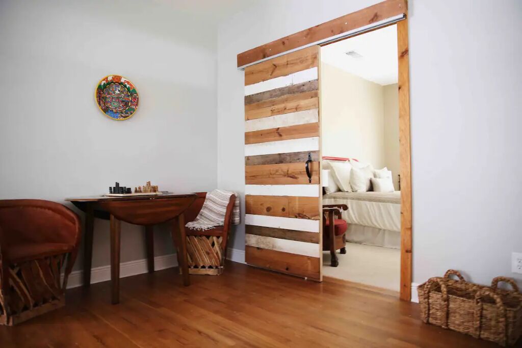 3 chambres, bureau, Wi-Fi gratuit, draps fournis