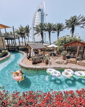 Piscina coperta, piscina all'aperto