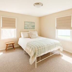 3 bedrooms, free WiFi, bed sheets - Newly Renovated 3BR Oasis - Close to Dining + Private Backyard Fire Pit (Billings)