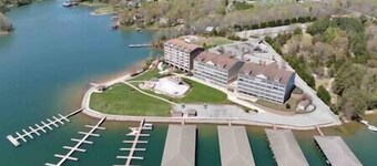 #118 Pointe - 1 Bedroom Lakefront Condo at Mariners SML
