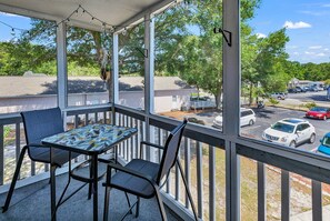 Outdoor dining - Calabash Style Condo w/King Bed & Pool (Calabash)