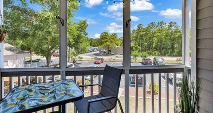 Calabash Style Condo w/King Bed & Pool
