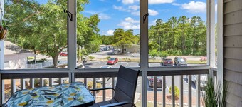 Calabash Style Condo w/King Bed & Pool