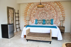 Panoramic Studio Suite | Down duvets, desk, blackout curtains, iron/ironing board - Rojo Manglar Hotel Boutique (Acapulco)