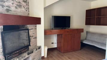 Down comforters, minibar, in-room safe, free WiFi