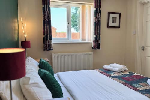 Standard-Doppelzimmer, 1 Doppelbett | Schreibtisch, schallisolierte Zimmer, Bügeleisen/Bügelbrett