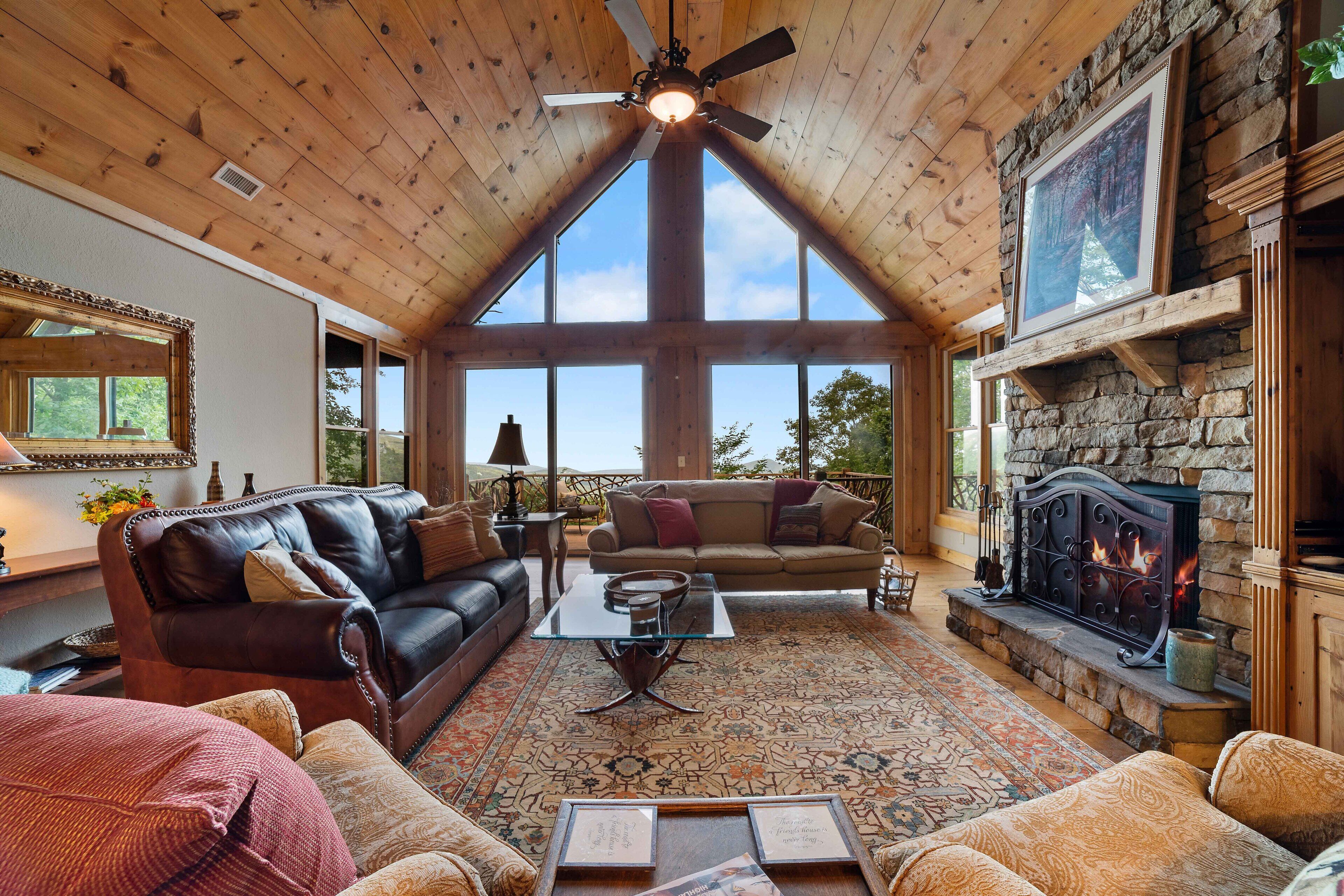 Bearadise - A picture perfect view!