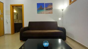 1 habitación, tabla de planchar con plancha y wifi