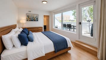 3 bedrooms, iron/ironing board, WiFi (free), bed sheets