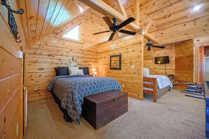 4 soverom, strykejern/-brett, wi-fi (inkludert) og sengetøy