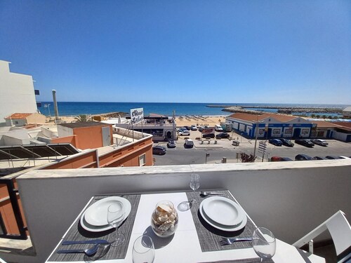 T2 Gaveto Vista Mar Frente Praia