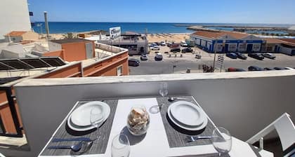 T2 Gaveto Vista Mar Frente Praia