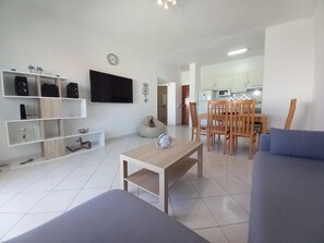 Apartment | Iron/ironing board, WiFi