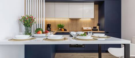 Appartement Deluxe | Cuisine privée | Réfrigérateur, four, plaque de cuisson, lave-vaisselle