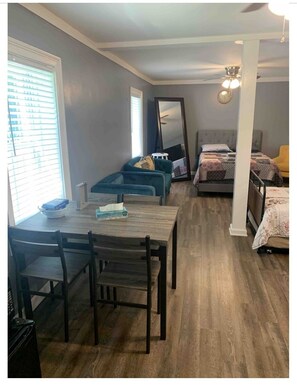 Room - Beautiful Studio Apt in Downtown Atlanta (East Point)