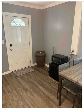 Interior - Beautiful Studio Apt in Downtown Atlanta (East Point)