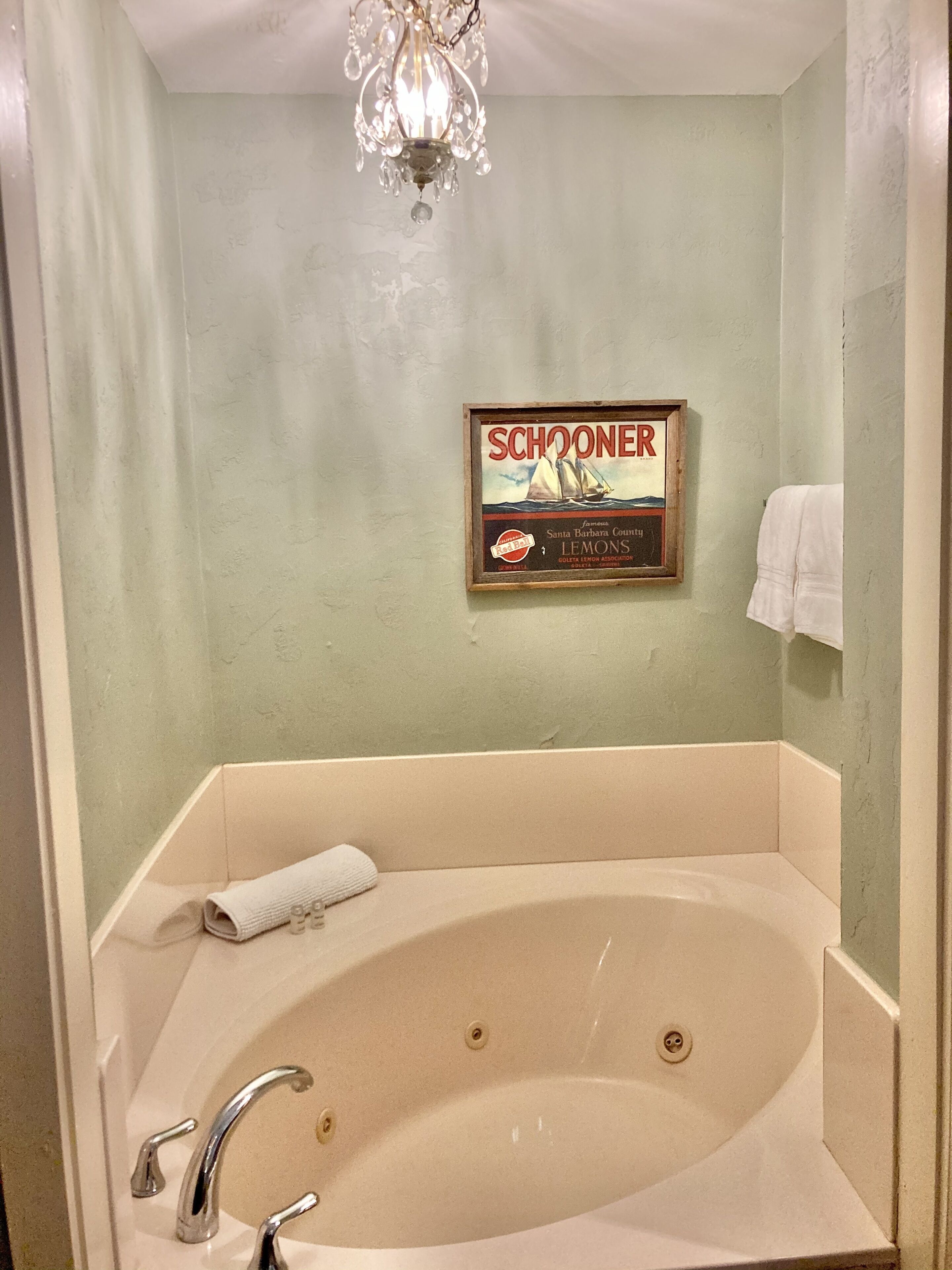 Memories | Bathroom | Free toiletries, hair dryer, bathrobes, towels