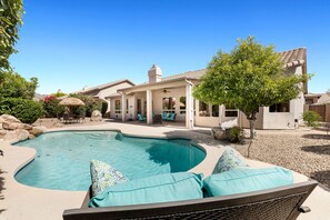 Outdoor pool - Amazing Home in Great Location w/Backyard Oasis! (Scottsdale)