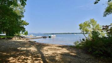 Beach nearby, sun loungers