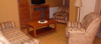 GUARA CASA CASTRO TOURIST APARTMENT, IN THE HEART OF SOMONTANO.