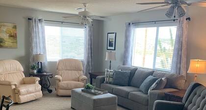 Rare-4 Bedroom House, Fam friendly, Meadview/Grand Canyon West/Skywalk/Lake Mead