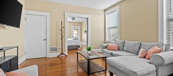 South City Top Floor Apartment