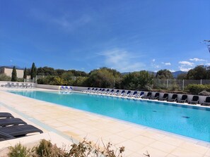 Piscine extérieure, piscine chauffée
