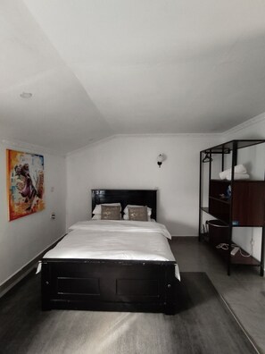 1 Schlafzimmer, Schreibtisch, Bügeleisen/Bügelbrett, kostenloses WLAN
