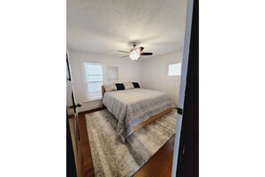 7 bedrooms, desk, iron/ironing board, free WiFi