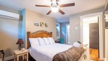 5 bedrooms, iron/ironing board, free WiFi, bed sheets