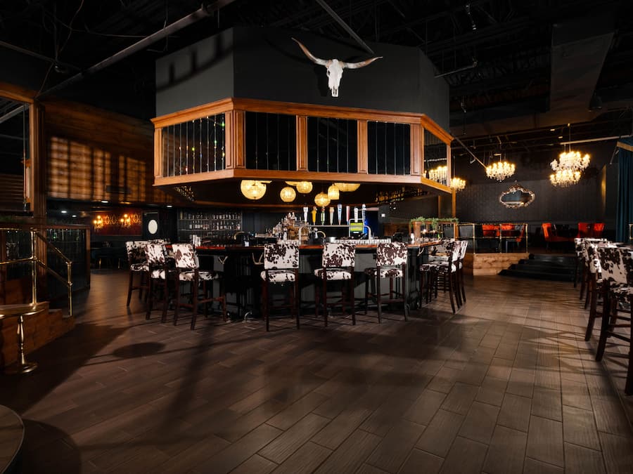 Breakfast, lunch, dinner served; American cuisine