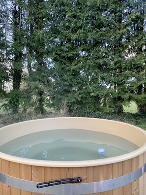 Outdoor spabad