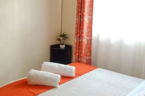 1 bedroom, desk, iron/ironing board, free WiFi