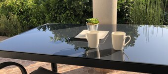 Apartment 100m from sea, with covered terrace, citrus trees