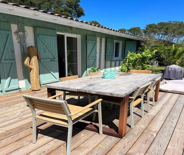 Outdoor dining - Exceptional promotion for the month of September magnificent villa landaise (Messanges)