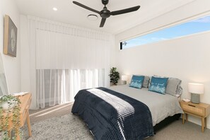 4 bedrooms, desk, iron/ironing board, free WiFi