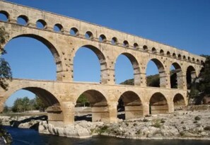 مكان جذب سياحي