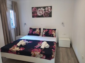 3 chambres, fer et planche Ă repasser, lit parapluie, Wi-Fi