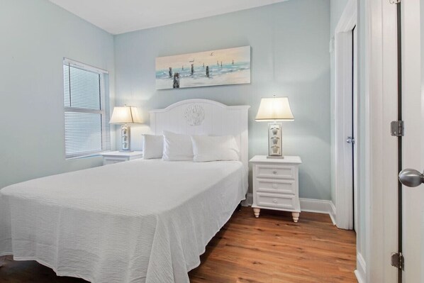 2 bedrooms, desk, iron/ironing board, WiFi