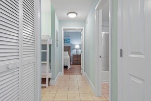 2 bedrooms, desk, iron/ironing board, WiFi