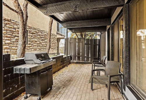 Chateau Roaring Fork Unit 37 | Spacious Condo, Close to Downtown. Pool, Hot Tub, Fitness Center