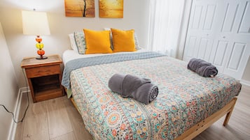 3 bedrooms, iron/ironing board, WiFi, bed sheets