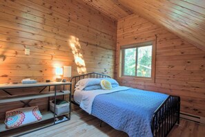 3 Schlafzimmer, Schreibtisch, Bügeleisen/Bügelbrett, Reisekinderbett