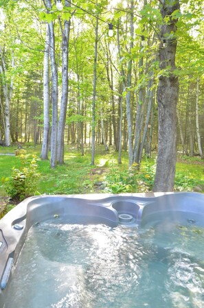 Bain à remous extérieur