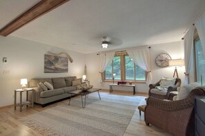 Smart TV, fireplace, offices