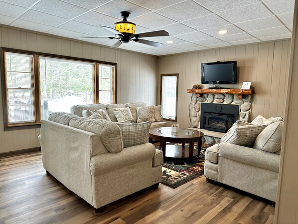 TV, fireplace, DVD player