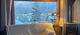 Chalet Marthe 260m2, lake view, 5 stars. Chairlift 300m, center 10mn walk.